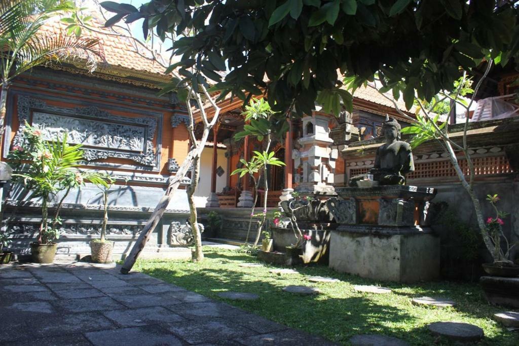 Pondok Intaran Karangasem  Bagian luar foto